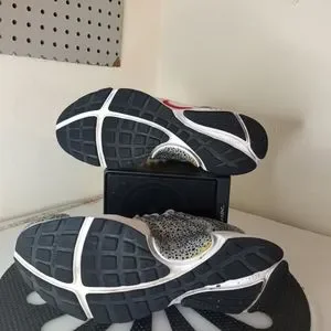 Nike | Shoes | 27 Nike Presto Se Safari Running Shoes | Poshmark display picture 3